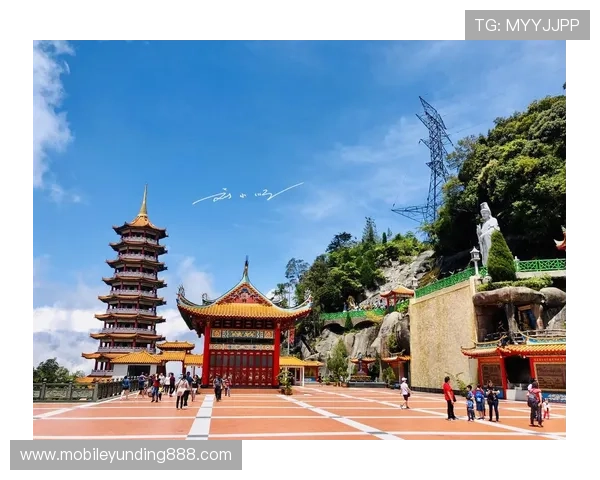 云顶马来西亚简介:云顶高原的地理位置、交通便利性及其在马来西亚旅游中的重要地位